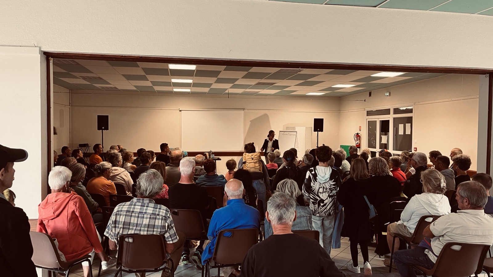 Salle de conférence pleine