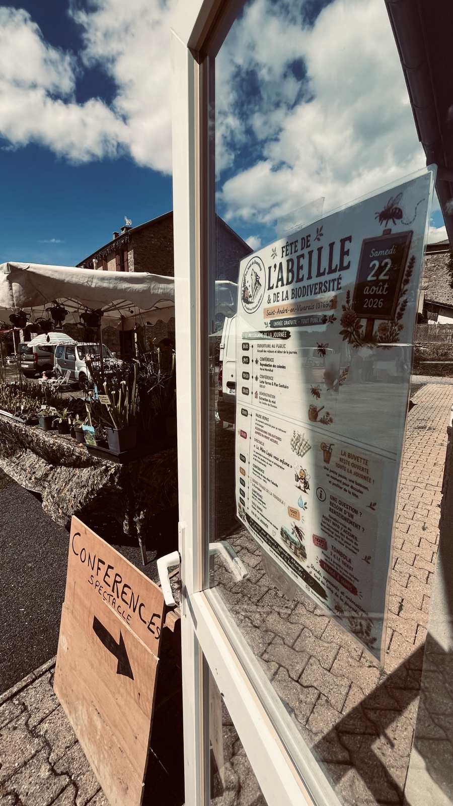 Entrée du site, panneau d'accueil