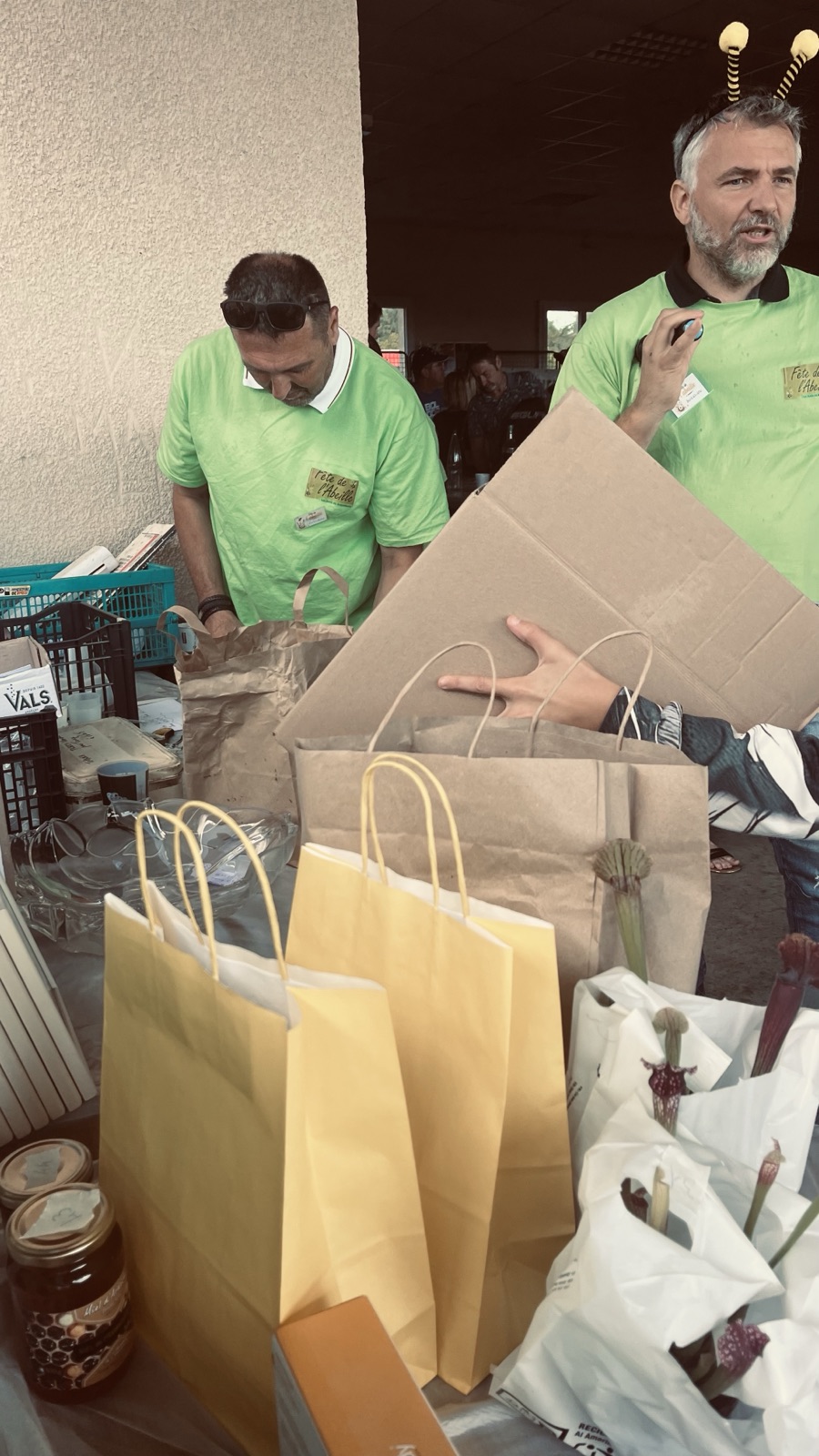 Préparation des lots de la tombola