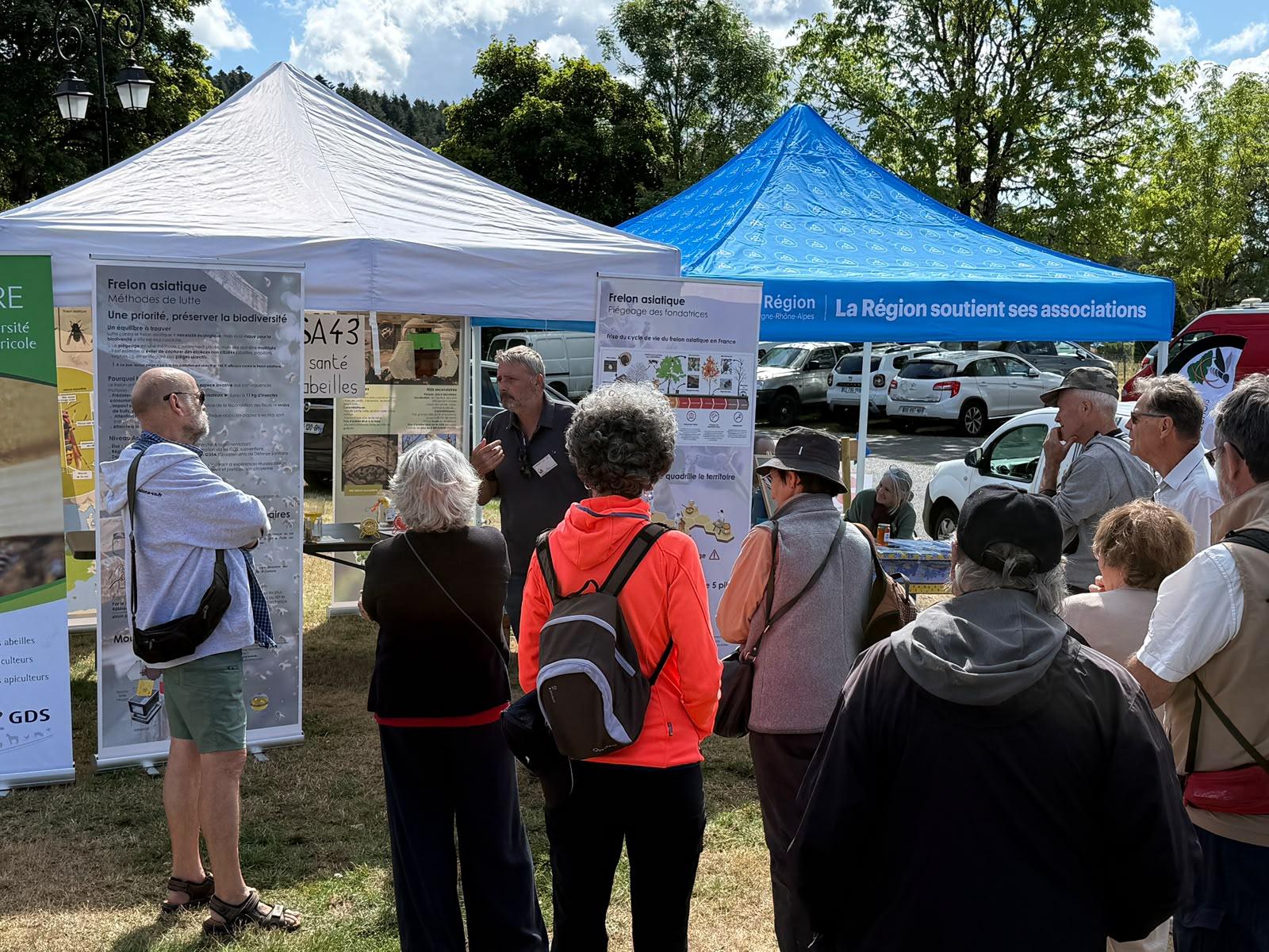 Échange autour de l'apiculture